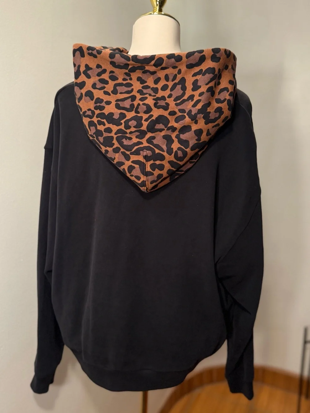 Levi's Black Sequin Logo Hoodie with Red Logo and Leopard Hood Woman Size L